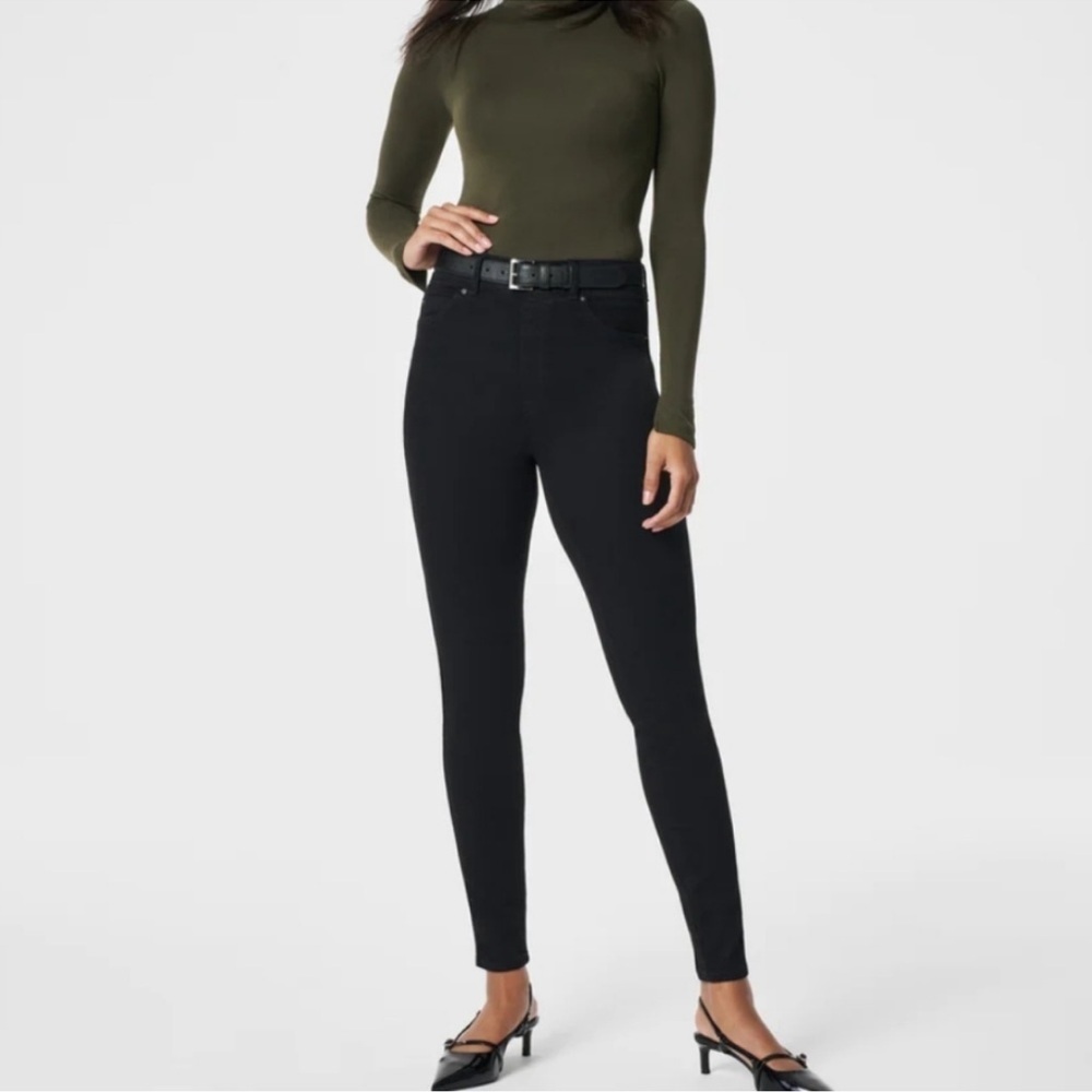 SPANX High Rise Pull On Elastic Waistband Jegging Style Jeans Black Size Medium